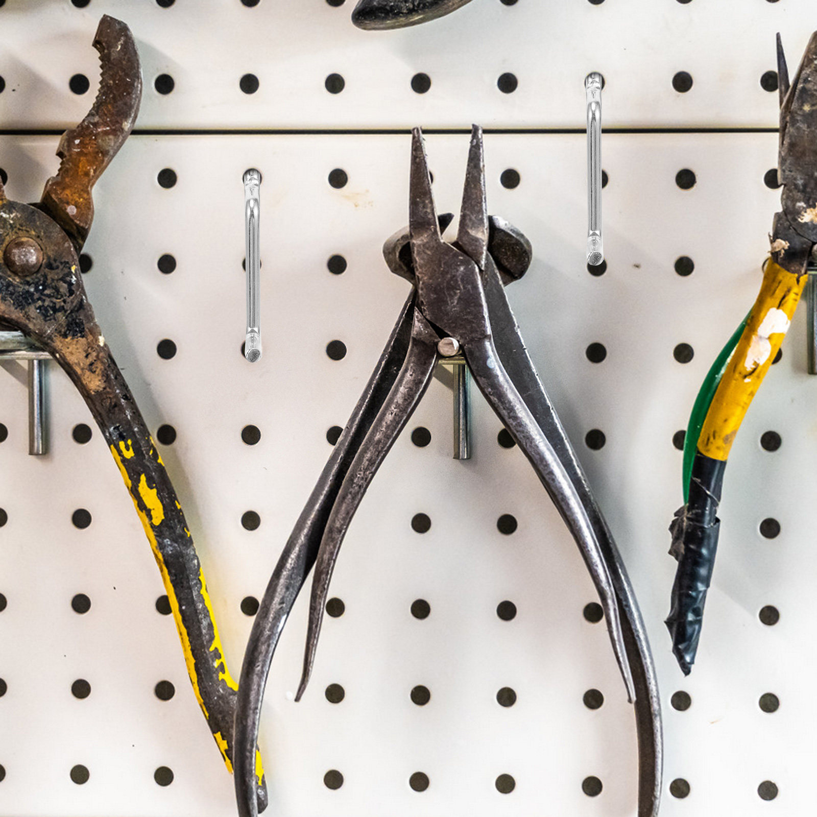 Zestaw 80 haczyków i pojemnikó – Workshop Tools Kit recenzja i cena